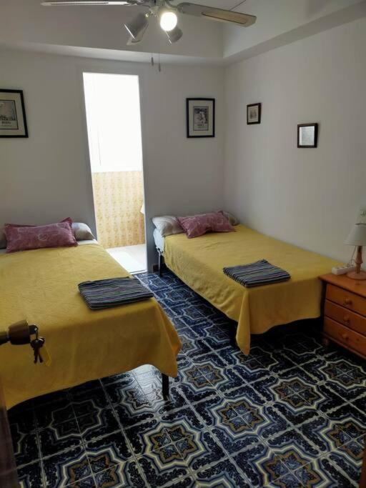 Apartamento grande, la mar esta 5 minutos andando Denia Exterior foto
